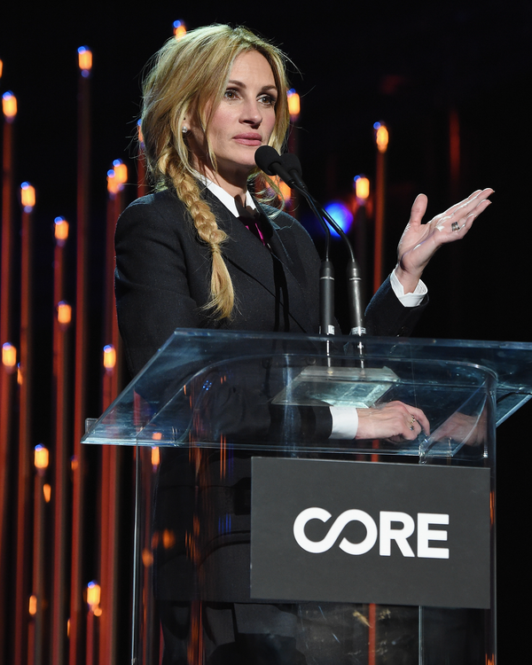 JULIA ROBERTS